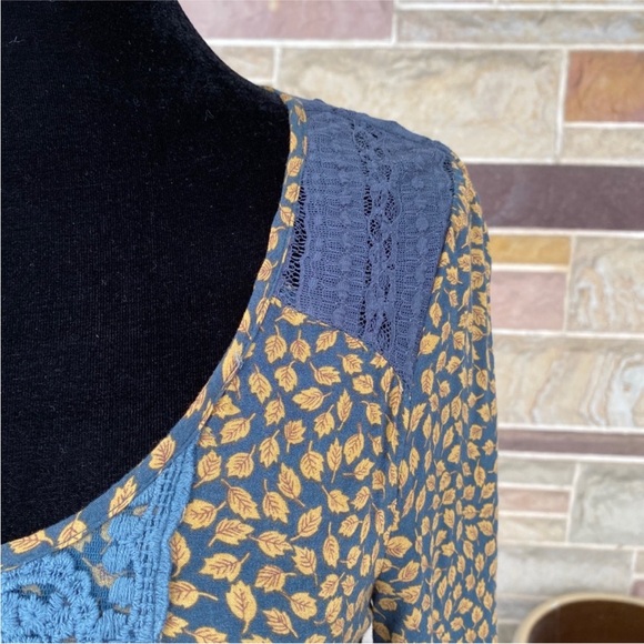 Mine Lace Trimmed Leaf Print Peasant‎ Top - Picture 4 of 12